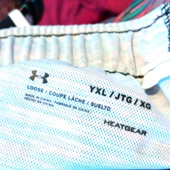 Under Armour YXL girls shorts VGC. - Picture 6 of 10